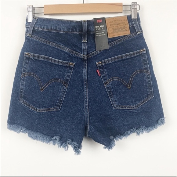 NWT Levi’s Ribcage Distressed Cut‎ Off Denim Shorts Size 24 - Picture 8 of 14